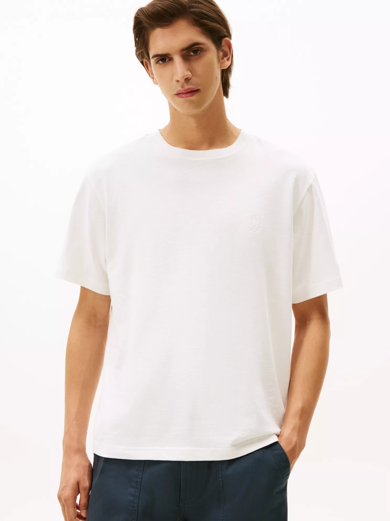 MW40019_YBL_main